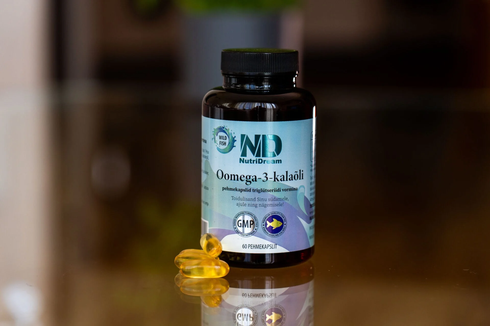 Oomega-3 kapslid laual